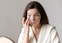 Мешки под глазами: Как их убрать и освежить лицо